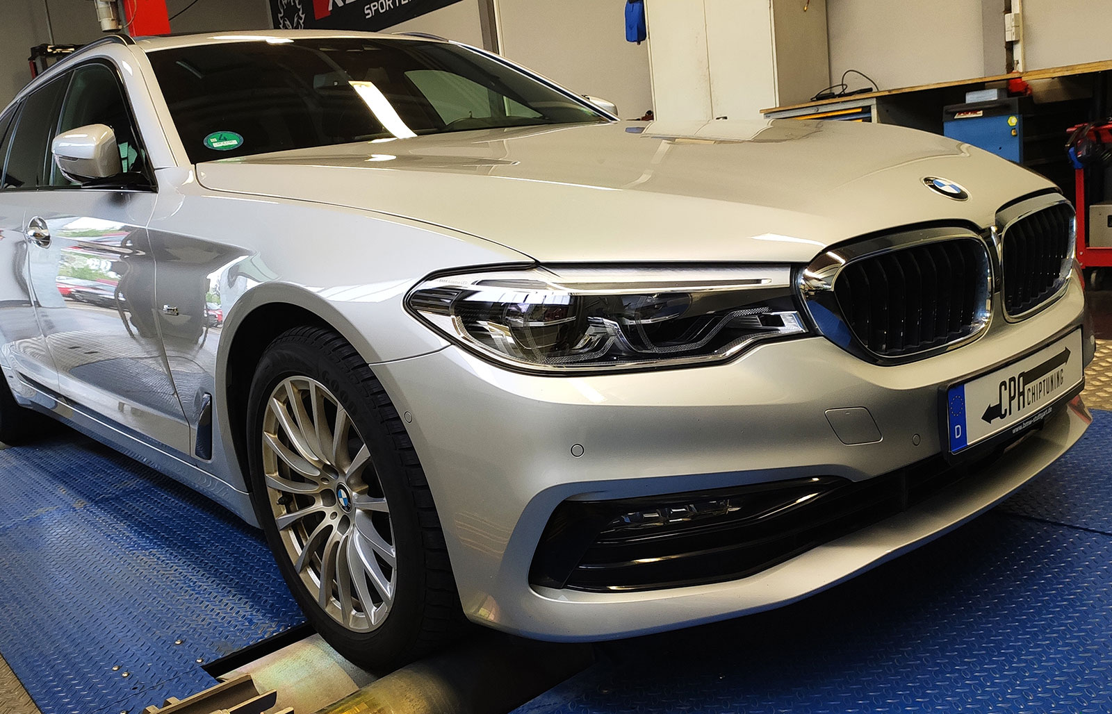 BMW 5シリーズを動力計でテストしました